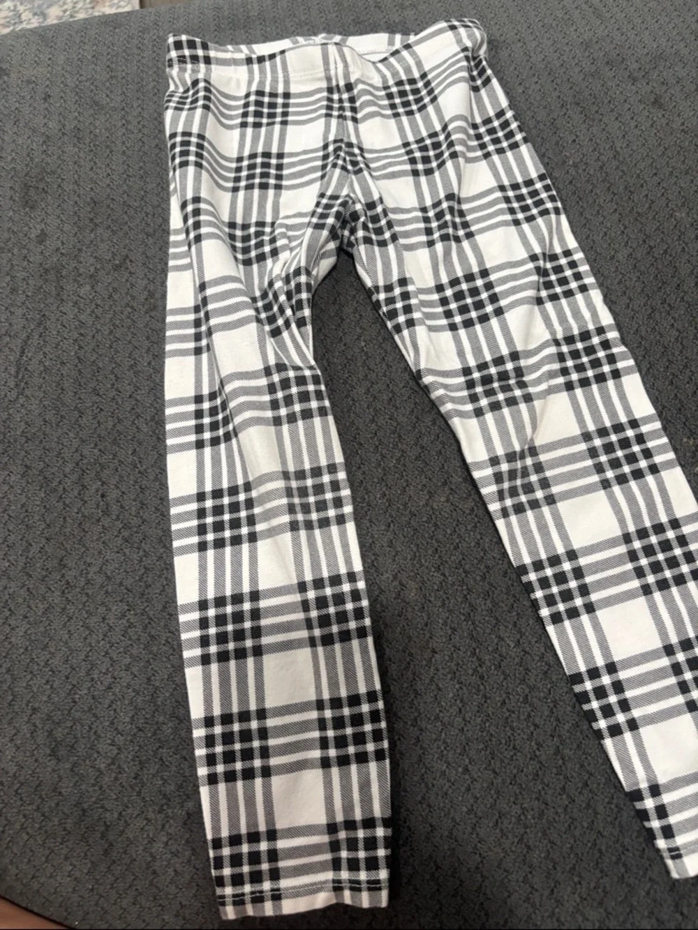 🟢10/$10 - Black and White Plaid Leggings